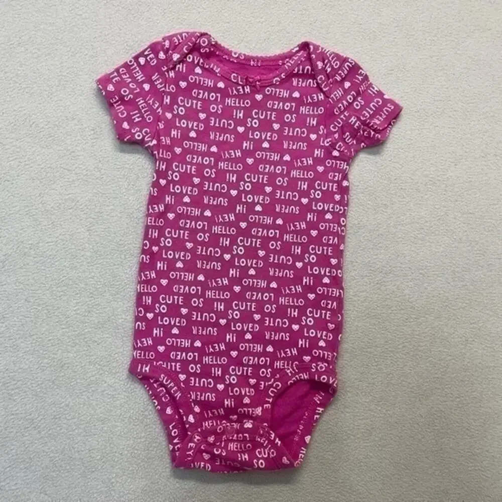 Carter’s Pink Love Graphic Print bodysuit Size 12 Months short sleeve